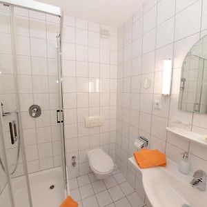Comfort Zimmer mit Kingsize-Bett